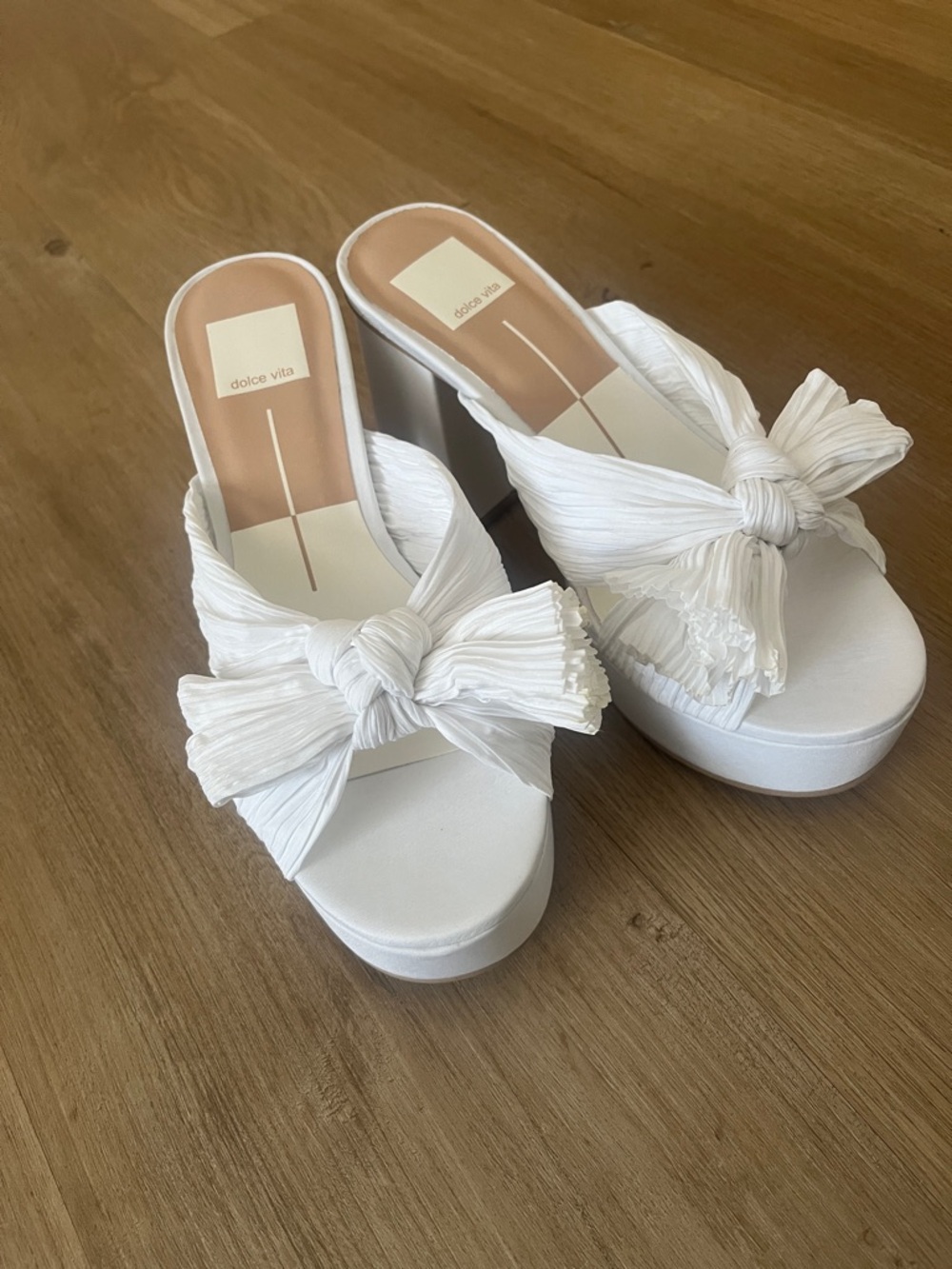 Dolce Vita White Bow Platform Sandal Mule — never worn